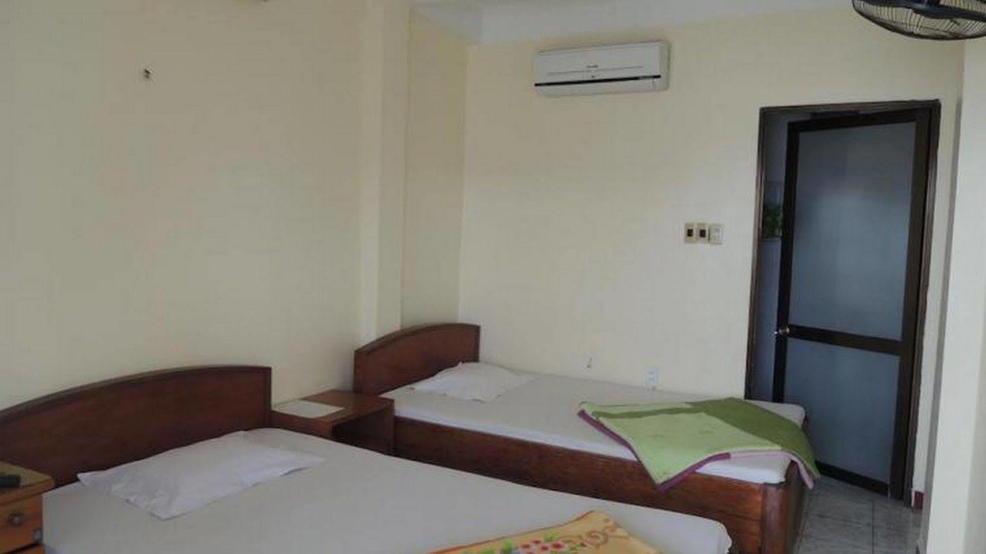Nam Phuong Hotel Dong Khe Sau Екстериор снимка