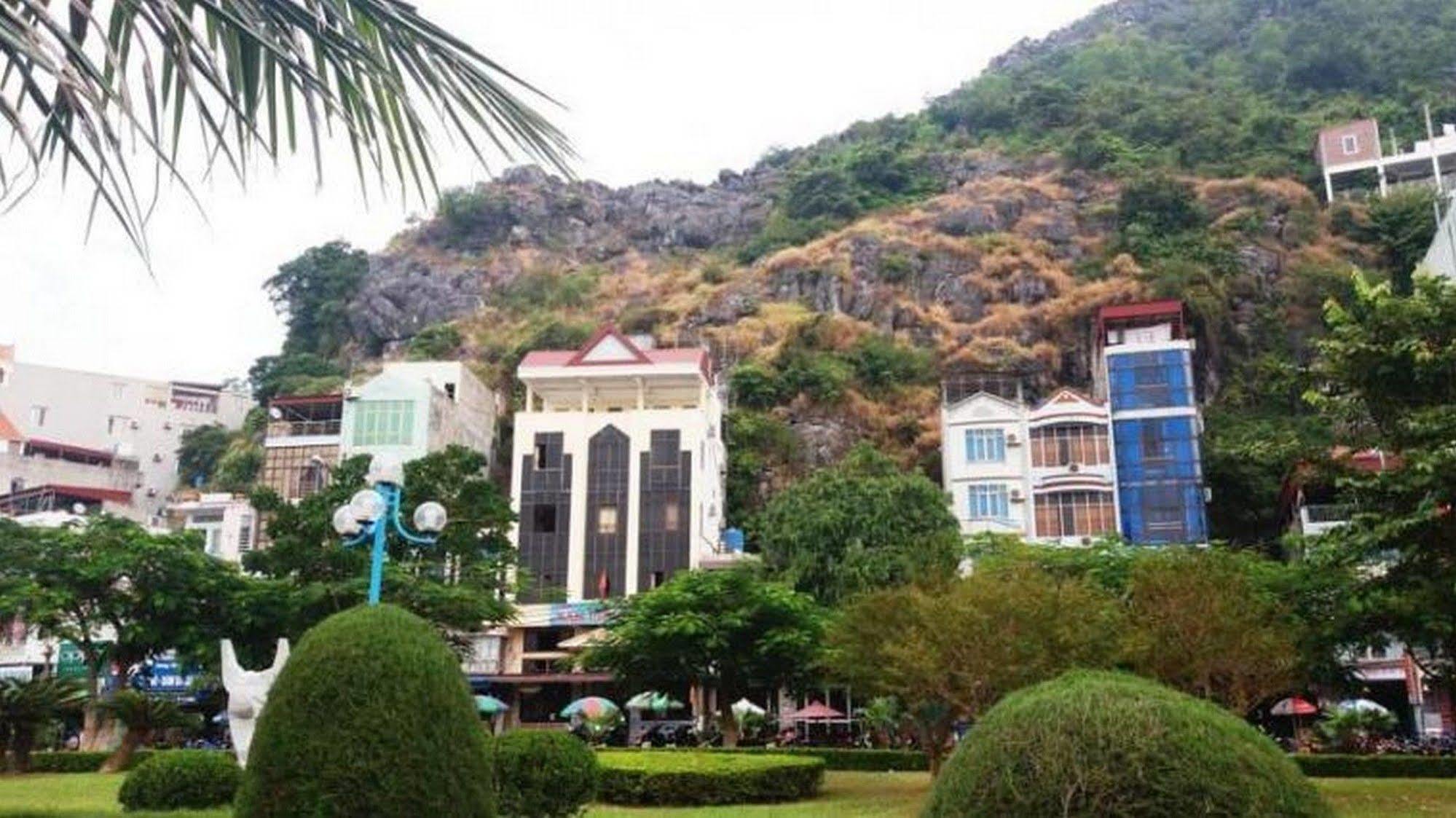 Nam Phuong Hotel Dong Khe Sau Екстериор снимка